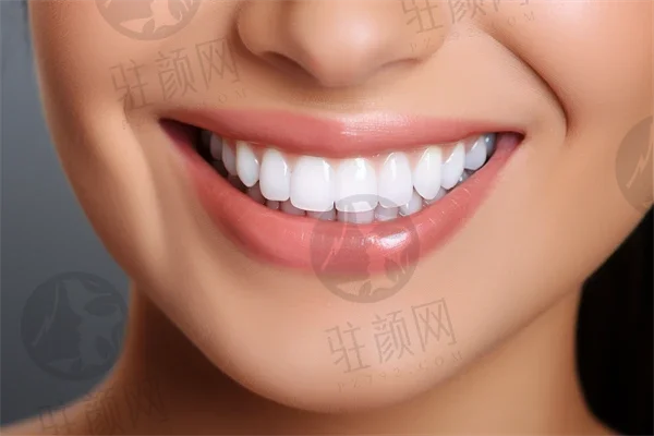 武汉单颗牙齿瓷贴面口腔医院排名榜前10佳新版宣布，武汉市江夏区第一人民医院口腔科斩获第一，占据榜首