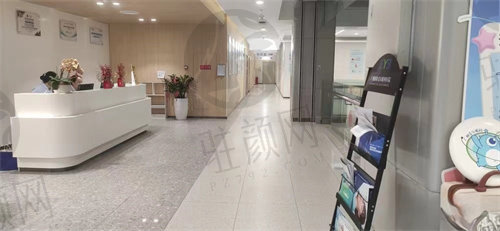 广州番禺爱尔眼科医院王铮医生电话.jpg